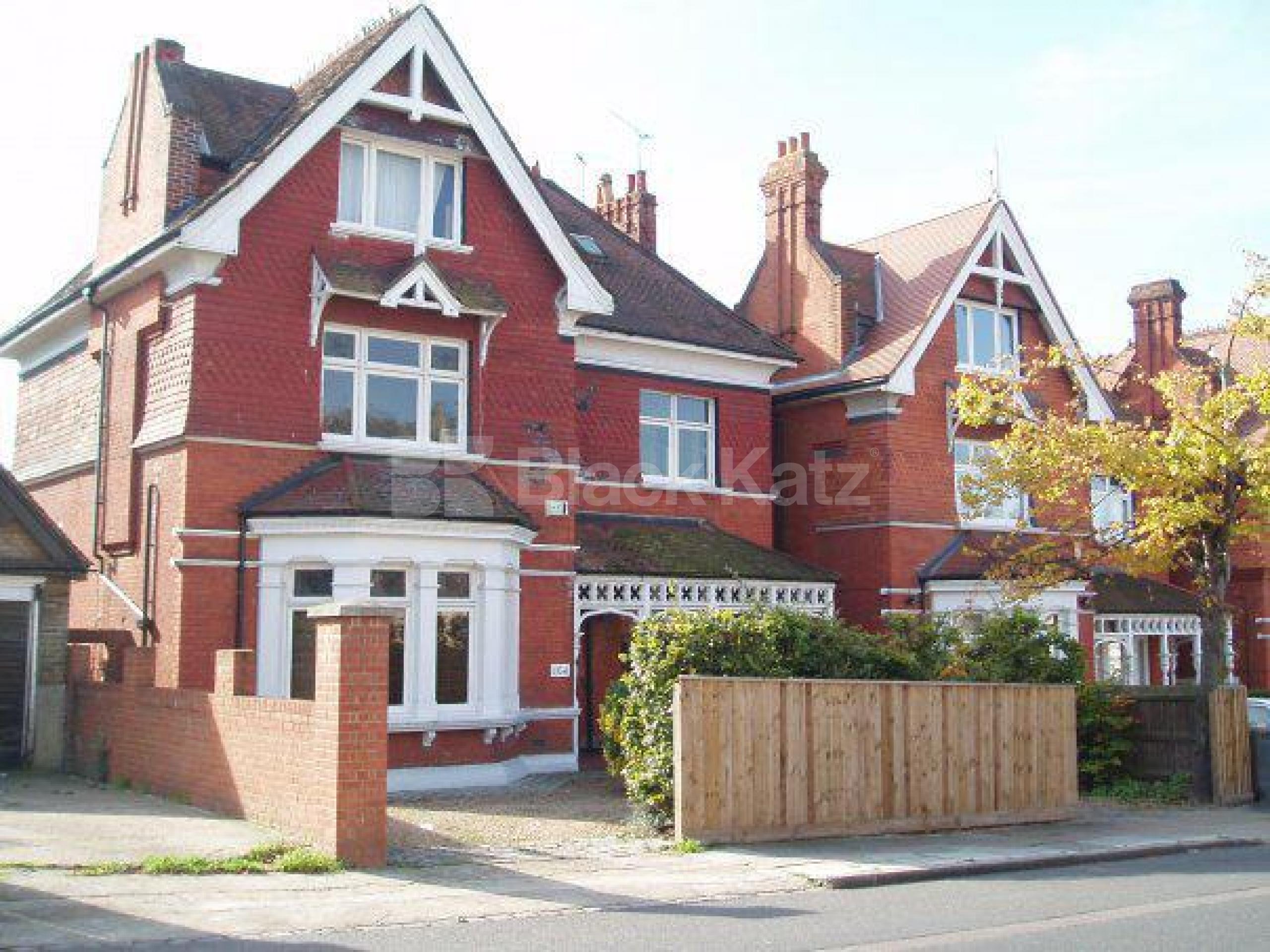 			NEW INSTRUCTION, 3 Bedroom, 1 bath, 1 reception Apartment			 Gleneldon Road, Streatham Common SW16
